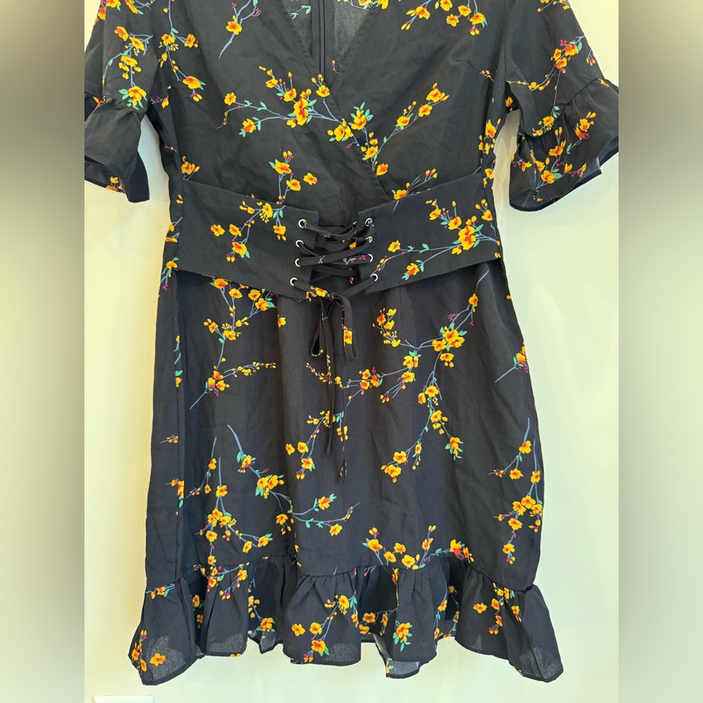 PrettyLittleThing Black Floral Mini Dress w/ Ruffle Sleeves & Corset Waist - 8 - Picture 2 of 7